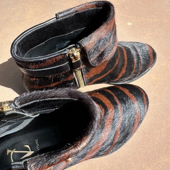 Vince Camuto Signature Bootie Cowhide (Hair-on) Size 6.5 - Picture 3 of 6